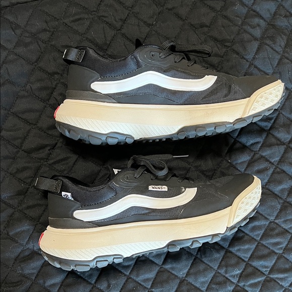 Vans MTE Crosspath Black and White Sneakers - Picture 5 of 6